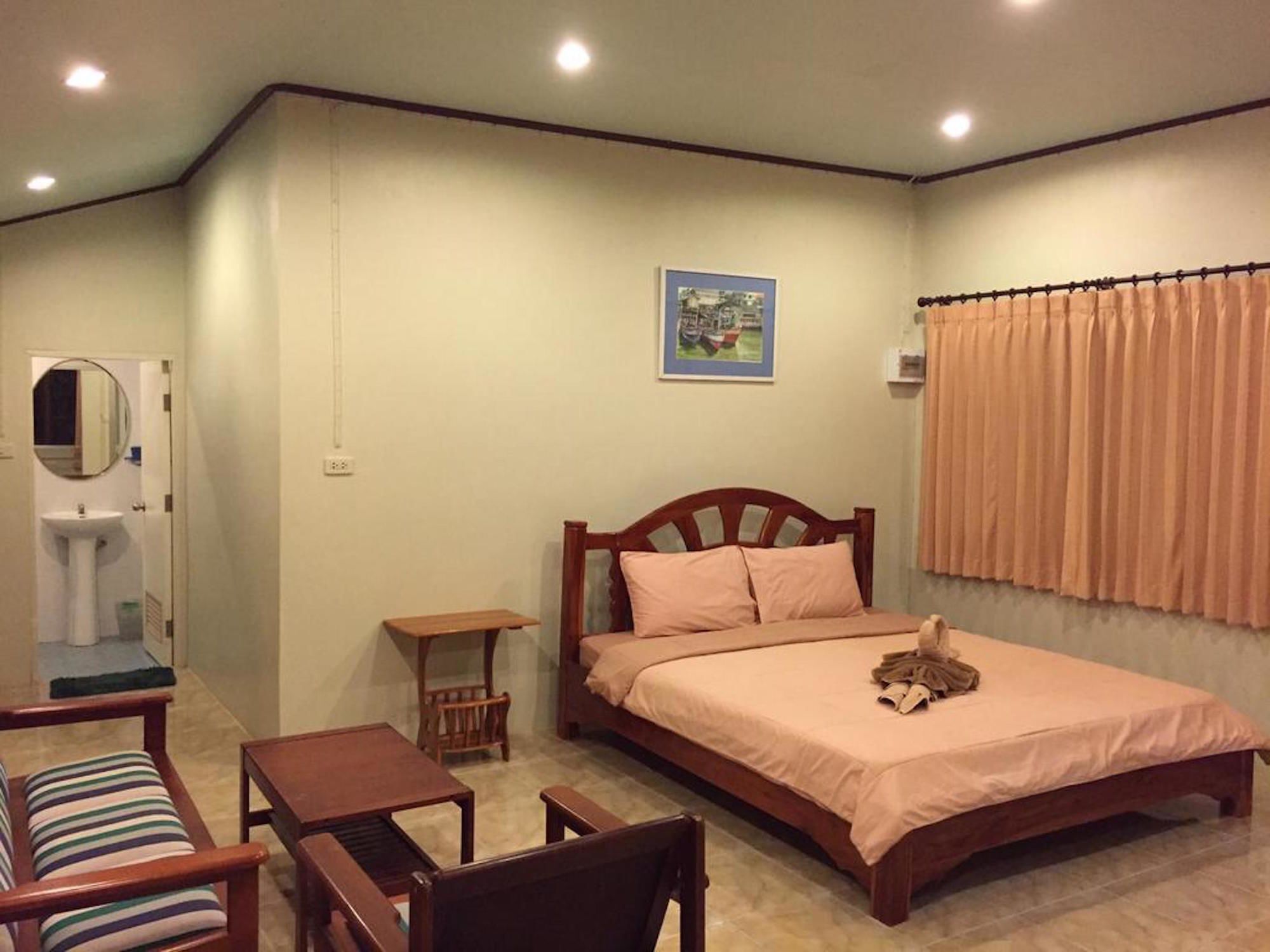 Makmai Sailom Heights Hotel Sattahip Exterior photo